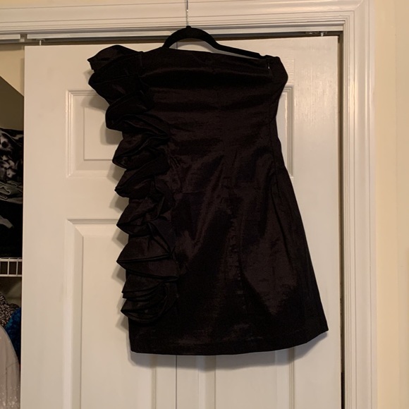 Romeo and Juliet, One shoulder party dress, size medium, EUC - Picture 7 of 7